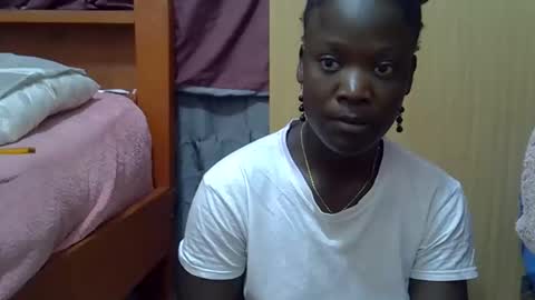 ebonydora online show from December 14, 2025, 3:06 pm