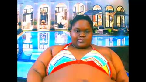 Snapshot of ebonyhotbuns4u2luv chatting on March 12, 2026, 10:49 pm ebonyhotbuns4u2luv online show from March 12, 2026, 10:49 pm