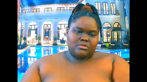 Snapshot of ebonyhotbuns4u2luv chatting on April 3, 2026, 7:39 am ebonyhotbuns4u2luv online show from April 3, 2026, 7:39 am