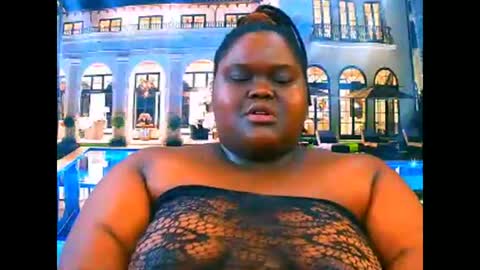 Snapshot of ebonyhotbuns4u2luv chatting on April 14, 2026, 6:58 pm ebonyhotbuns4u2luv online show from April 14, 2026, 6:58 pm