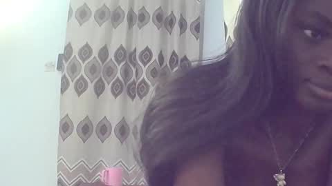 queen online show from October 4, 2025, 1:42 pm