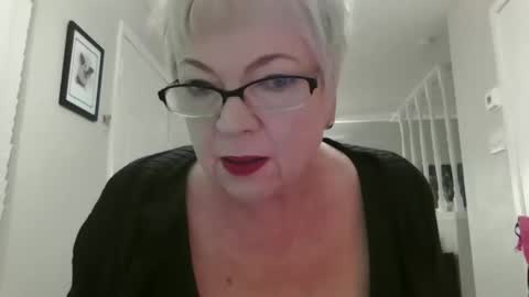 Snapshot of eclecticblue chatting on December 15, 2025, 3:05 pm eclecticblue online show from December 15, 2025, 3:05 pm