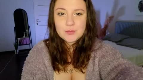 Snapshot of edalyn_af chatting on September 27, 2025, 7:08 pm      online show from September 27, 2025, 7:08 pm