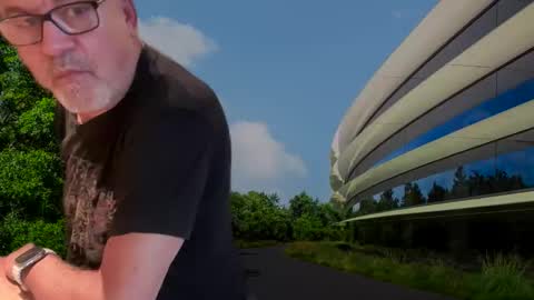 eddelmar online show from October 19, 2025, 4:07 pm