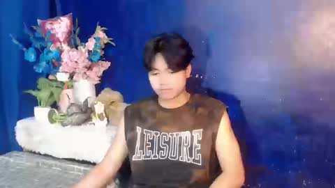 edelcum_xx online show from December 17, 2025, 2:28 am
