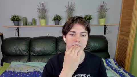 Snapshot of edgar_ray chatting on December 15, 2025, 12:37 am Edgar online show from December 15, 2025, 12:37 am