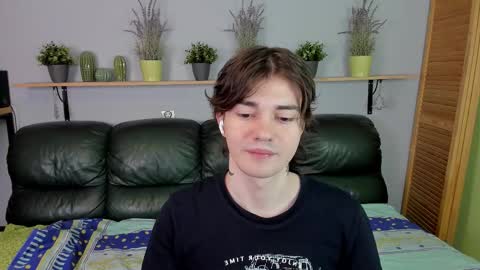 Snapshot of edgar_ray chatting on December 19, 2025, 2:51 am Edgar online show from December 19, 2025, 2:51 am