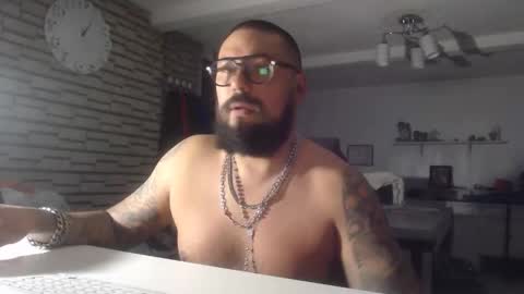 edgarram83 online show from November 17, 2025, 7:03 am