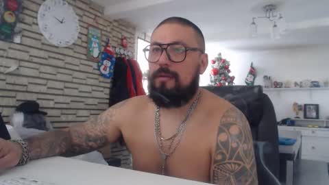 edgarram83 online show from December 2, 2025, 6:47 pm