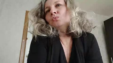 Snapshot of edithmanning chatting on May 11, 2026, 2:45 pm edithmanning online show from May 11, 2026, 2:45 pm