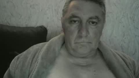 Snapshot of edje59a chatting on November 9, 2025, 11:36 pm Eddy online show from November 9, 2025, 11:36 pm