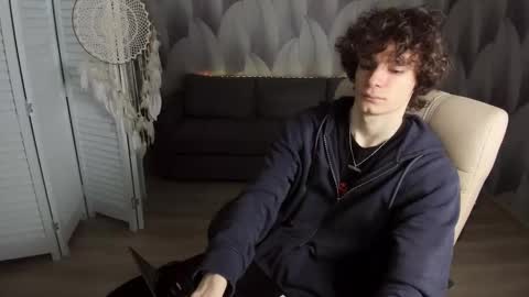 edvardblare online show from September 14, 2025, 5:34 pm