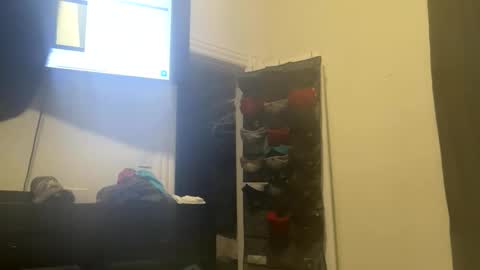 edvmendez1766 online show from November 17, 2025, 3:18 pm