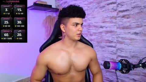 Snapshot of edward__clarck chatting on November 7, 2025, 3:17 am EDWARD CLARCK online show from November 7, 2025, 3:17 am