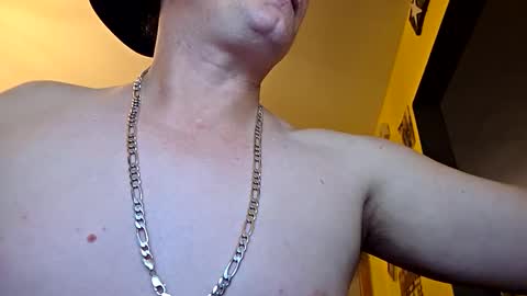 edwardaims_2please online show from October 22, 2025, 2:12 am
