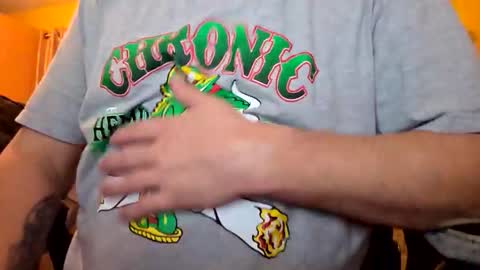 edwardaims_2please online show from October 23, 2025, 2:33 am