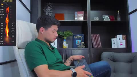 Snapshot of edwardross_ chatting on February 5, 2025, 8:14 pm Edward Ross online show from February 5, 2025, 8:14 pm