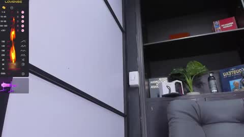 Snapshot of edwardross_ chatting on February 9, 2025, 10:32 pm Edward Ross online show from February 9, 2025, 10:32 pm