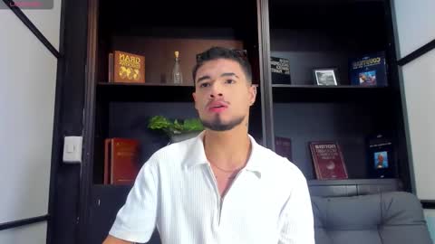 Snapshot of edwardross_ chatting on November 3, 2025, 5:25 pm Edward Ross online show from November 3, 2025, 5:25 pm