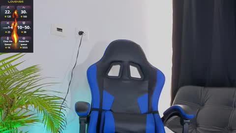 Snapshot of edwardross_ chatting on November 17, 2025, 7:19 pm Edward Ross online show from November 17, 2025, 7:19 pm