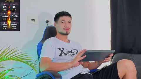 Snapshot of edwardross_ chatting on November 29, 2025, 8:34 pm Edward Ross online show from November 29, 2025, 8:34 pm