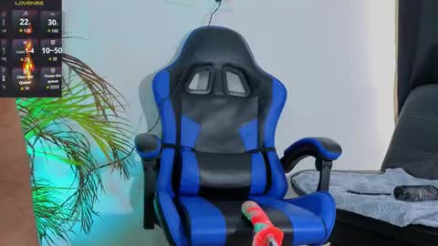 Snapshot of edwardross_ chatting on December 14, 2025, 8:57 pm Edward Ross online show from December 14, 2025, 8:57 pm