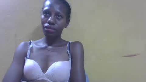 edwige770943 online show from April 17, 2026, 6:22 pm