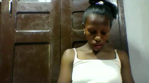 edwige770943 online show from April 25, 2026, 4:26 am