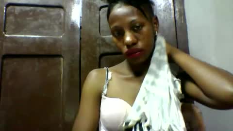 edwige770943 online show from May 12, 2026, 4:31 am
