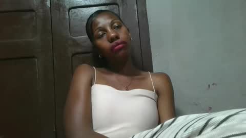 Snapshot of edwige770943 chatting on May 20, 2026, 5:35 am edwige770943 online show from May 20, 2026, 5:35 am