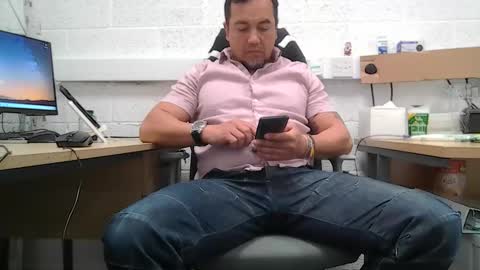Snapshot of edwill13 chatting on April 10, 2026, 7:46 am EdM online show from April 10, 2026, 7:46 am