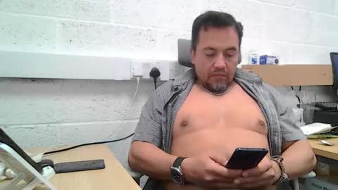 Snapshot of edwill13 chatting on April 15, 2026, 8:10 am EdM online show from April 15, 2026, 8:10 am