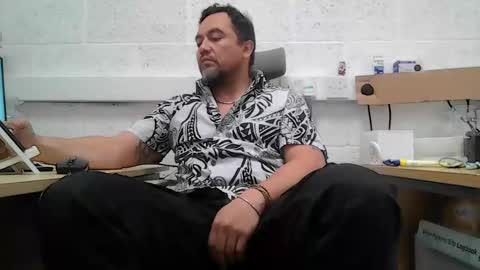 Snapshot of edwill13 chatting on April 20, 2026, 9:34 am EdM online show from April 20, 2026, 9:34 am