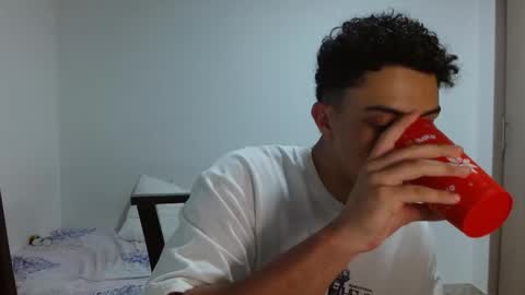 edwisalvatore online show from January 8, 2025, 3:19 am