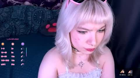 Snapshot of edythecolbert chatting on December 4, 2025, 7:33 pm Rachel online show from December 4, 2025, 7:33 pm