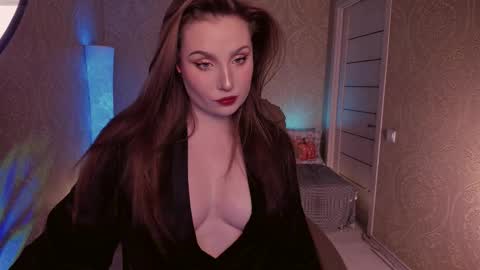 eesmaaarr online show from November 17, 2025, 11:32 pm