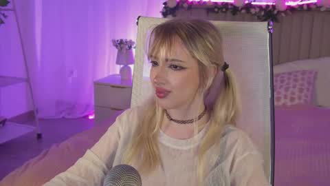 EVA NON NUDE online show from May 6, 2026, 4:56 pm