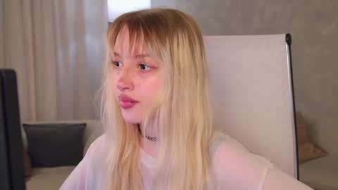 EVA NON NUDE online show from May 24, 2026, 4:34 pm