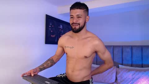 eevil_boys_77 online show from October 27, 2025, 11:58 am