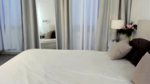 Effie Mur online show from November 3, 2025, 10:16 am