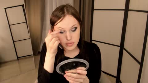 Effie Mur online show from February 21, 2026, 9:05 pm