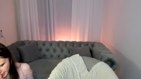 Snapshot of effiemur chatting on June 17, 2026, 8:54 pm Effie Mur online show from June 17, 2026, 8:54 pm