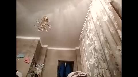 Effy online show from December 10, 2024, 1:22 pm