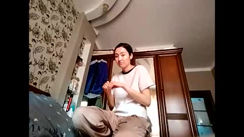 Effy online show from September 17, 2025, 11:45 am