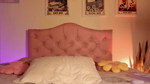 Snapshot of effy_cb chatting on January 11, 2026, 5:12 am effy online show from January 11, 2026, 5:12 am