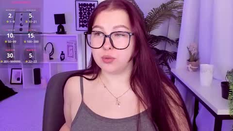 Effy online show from December 4, 2025, 1:53 pm