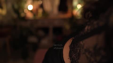 Snapshot of effylowell_ chatting on November 9, 2025, 1:48 am Effy online show from November 9, 2025, 1:48 am