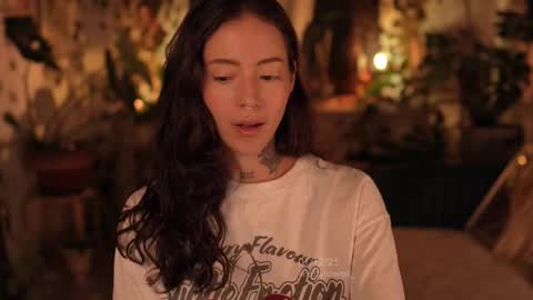 Snapshot of effylowell_ chatting on December 2, 2025, 12:49 am Effy online show from December 2, 2025, 12:49 am