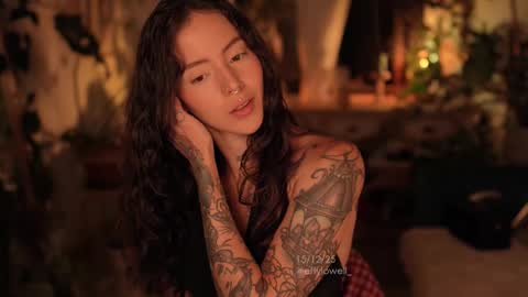 Snapshot of effylowell_ chatting on December 16, 2025, 2:38 am Effy online show from December 16, 2025, 2:38 am