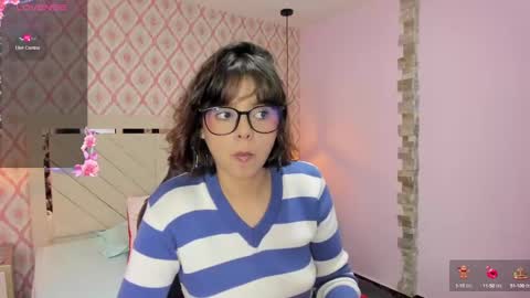 Snapshot of effystonnem chatting on December 10, 2024, 7:32 pm E F F Y online show from December 10, 2024, 7:32 pm